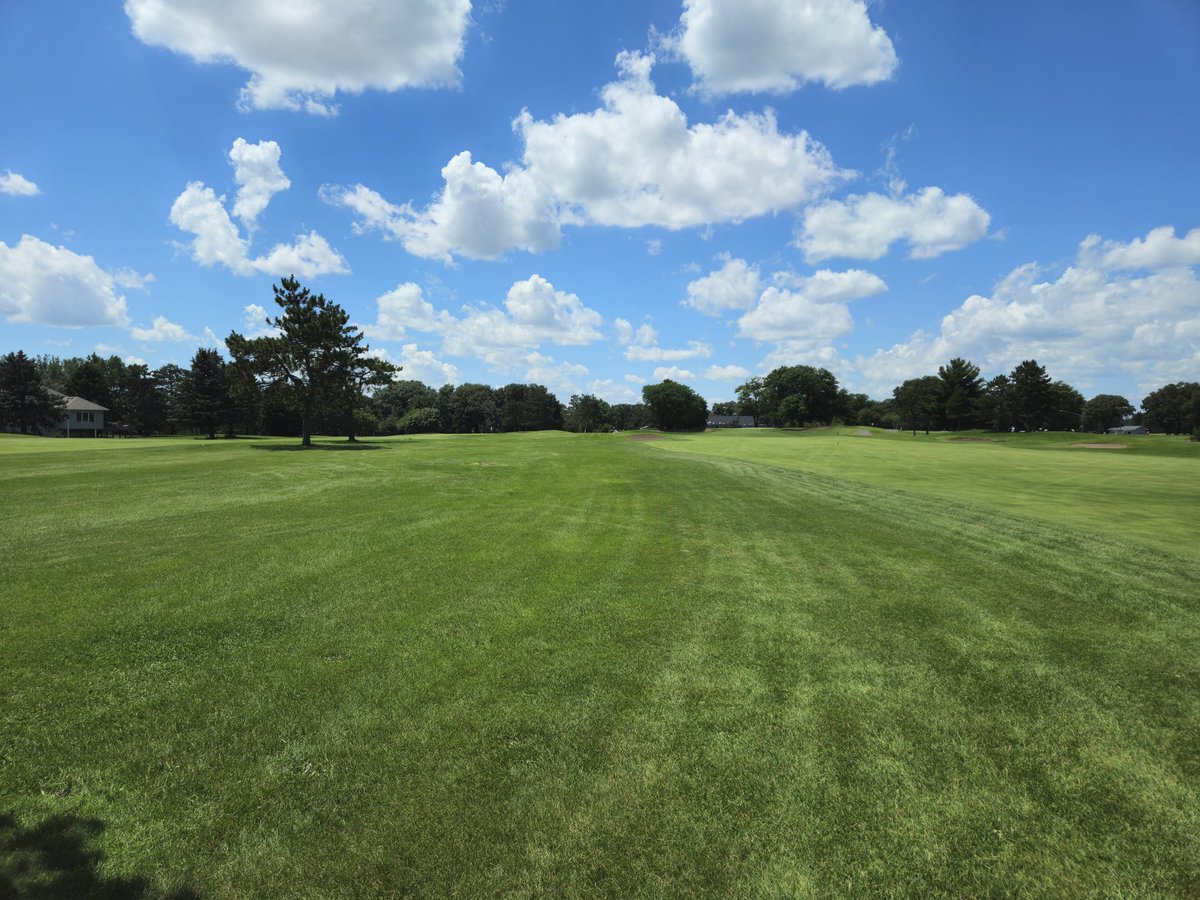 ajlturf's tweet photo. The crew really got after it the last two days. Knocked out 20 bunkers, and 11 trees, completely changed the 18s here at Majestic Oaks https://t.co/WHk9Vy4kP8