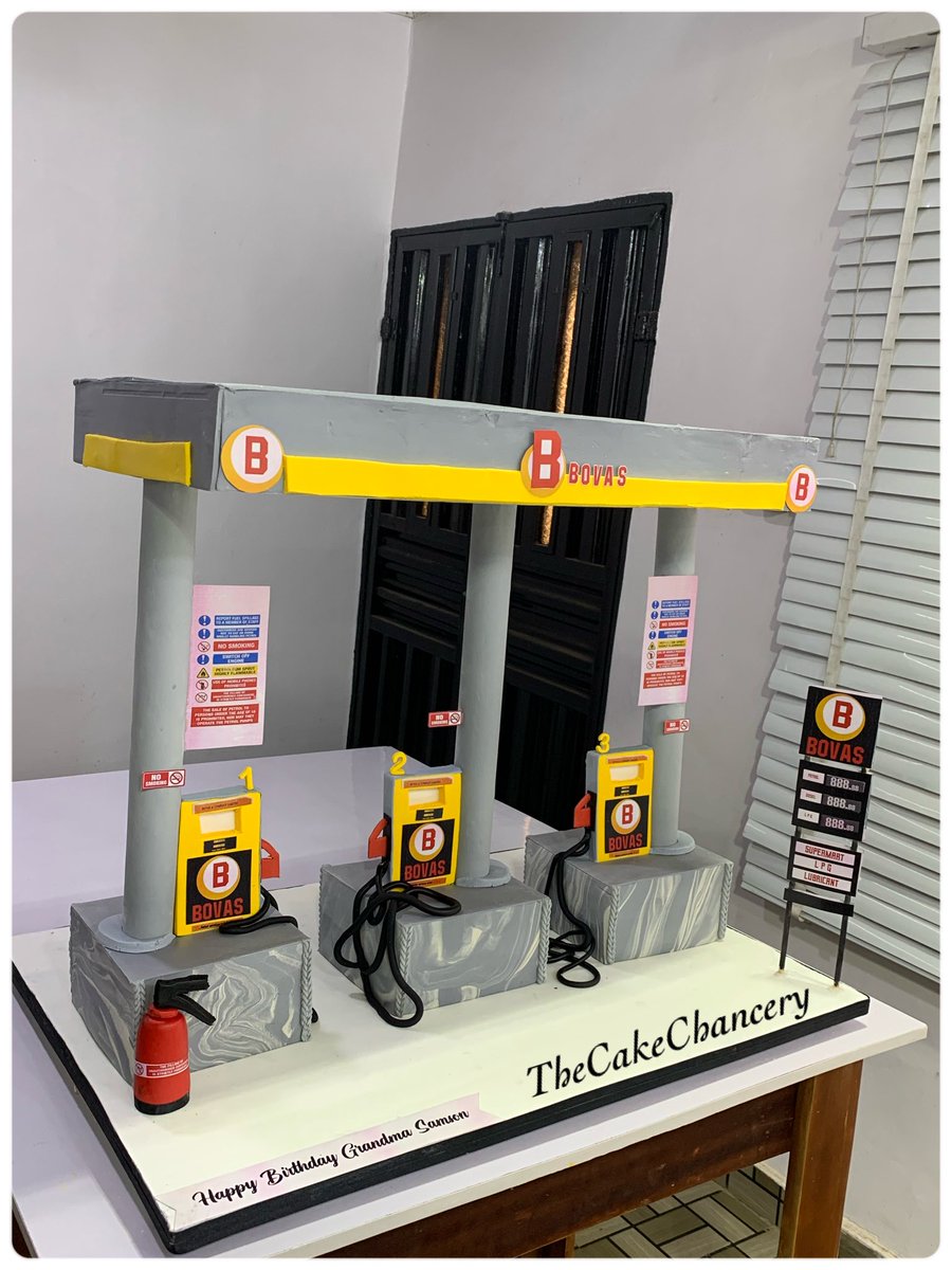 TheCakeChancery's tweet photo. Oh darling Adenike, look at how you’ve grown …!!!!
You don’t only have a signature,your cake designs have earned you honorary/recognition awards…
I’m happy I came back to this tweet 6yrs later with bragging rights..
Here’s my little win, please celebrate it with me 🥂 https://t.co/phnEIQwduq