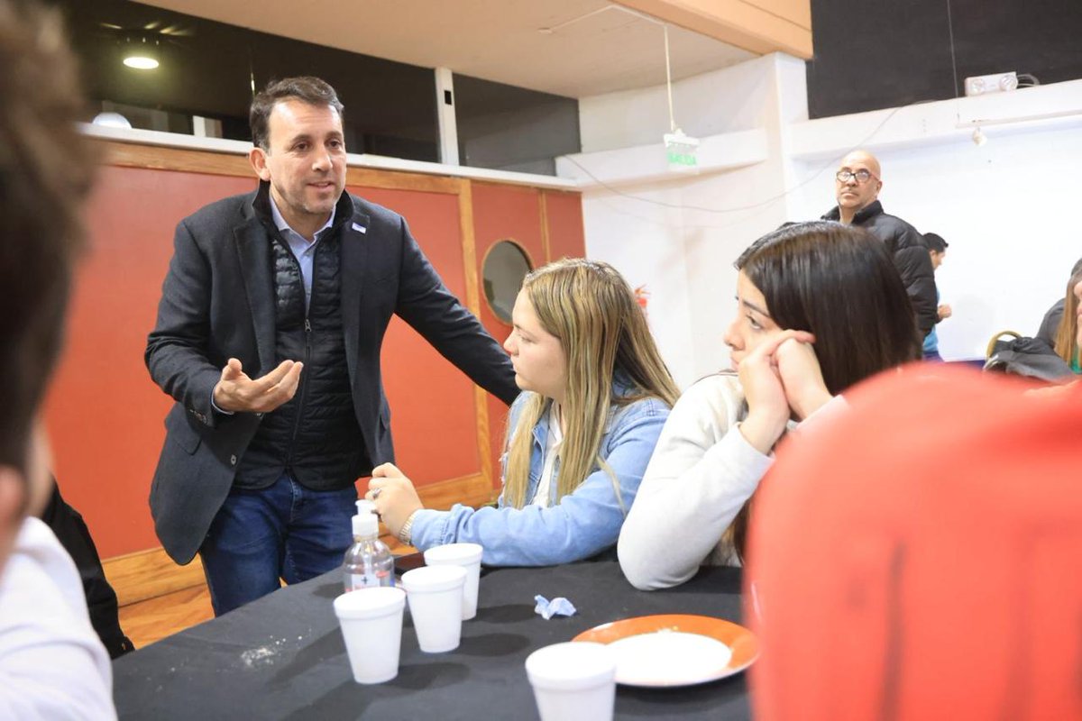 TadeoGZ's tweet image. Estuvimos con estudiantes, padres y docentes de la Escuela - 4228 Ingeniero Eugenio Izsaky de #Malargüe.

Avanzamos en una primera etapa de consulta y análisis de propuestas para la construcción del establecimiento propio.