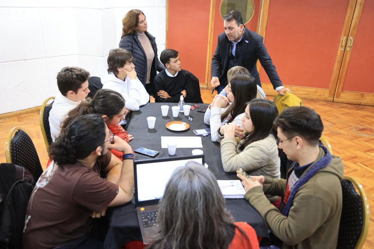TadeoGZ's tweet image. Estuvimos con estudiantes, padres y docentes de la Escuela - 4228 Ingeniero Eugenio Izsaky de #Malargüe.

Avanzamos en una primera etapa de consulta y análisis de propuestas para la construcción del establecimiento propio.