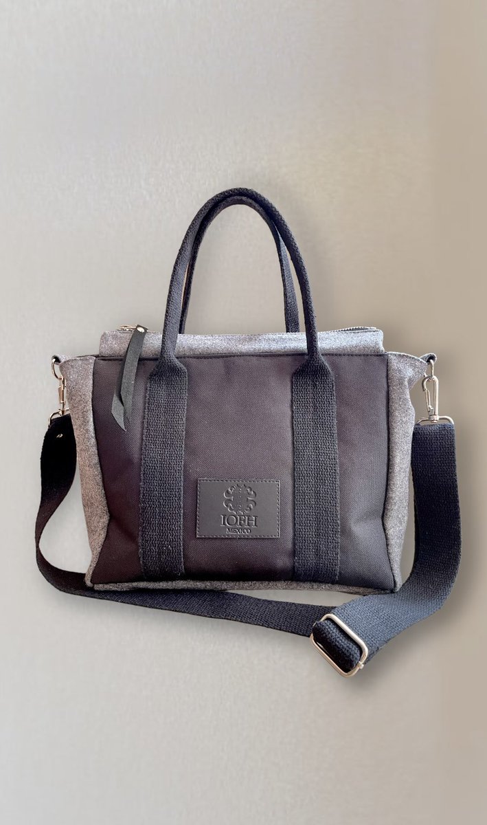 IOFHM's tweet photo. CULTURE BAGS N.25 
Nuestro bolso clásico en mini , fabricado en lana color gris y poliéster negro con doble capa aplicaciones en plateado y cierre metálico. #bags #iofh #design #diseñomexicano #mexicandesign #iofhdesign #diseñomx #bagslove https://t.co/Ag5g2SW3ab