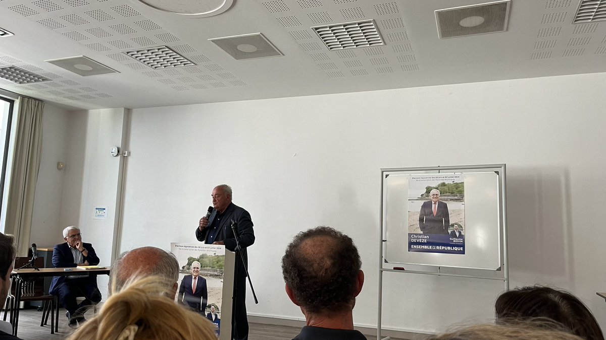 IlhanAlexandre's tweet photo. Du beau monde ce soir à Biarritz pour soutenir la candidature de Christian Devèze et Guillaume Boivin.

Ils représentent le seul barrage aux candidats extrémistes, de droite comme de gauche, dans la #circo6406.

Ils savent compter sur mon entier et amical soutien.

#legislatives https://t.co/brVMTYrL4w