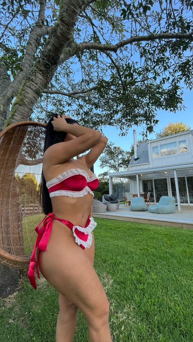 living in fairyland&hellip; you should join me https://t.co/iAklHX6g9Q