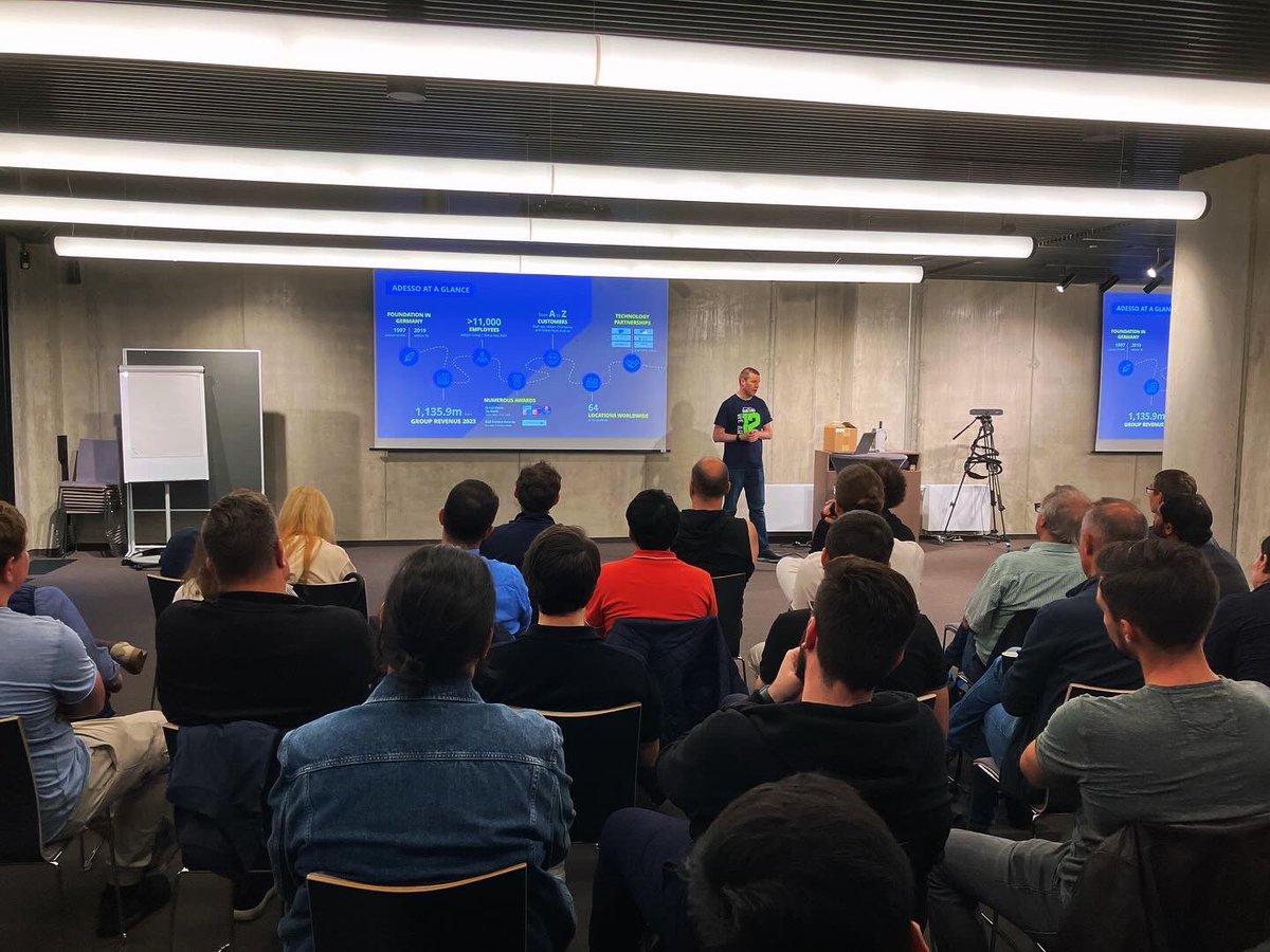 ITKnowledgeBnk's tweet image. Happy 10th anniversary of the AWS User Group Munich

 #AWS #Munich #events #adesso #itknowledgebank #buildercards