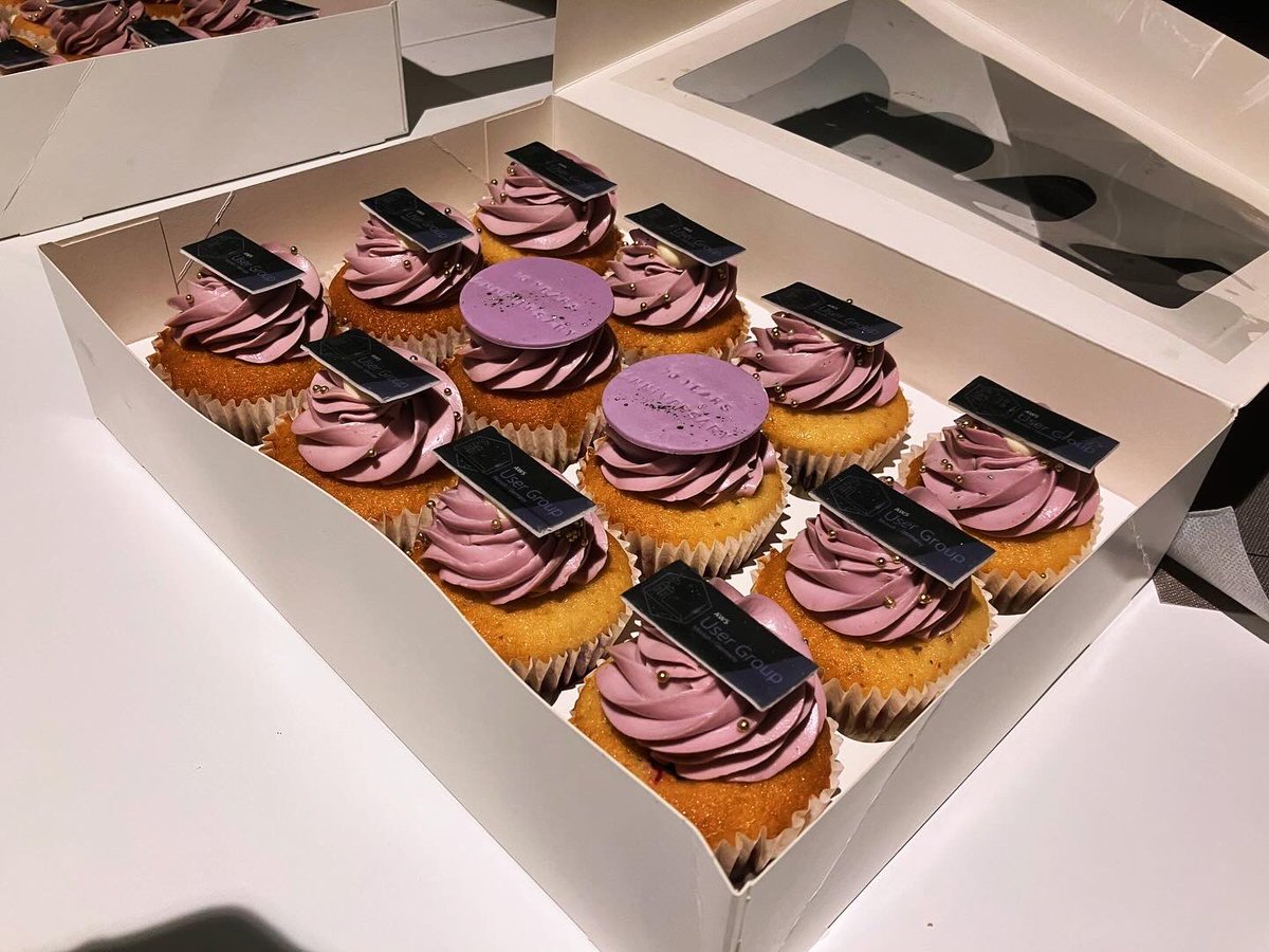 ITKnowledgeBnk's tweet image. Happy 10th anniversary of the AWS User Group Munich

 #AWS #Munich #events #adesso #itknowledgebank #buildercards