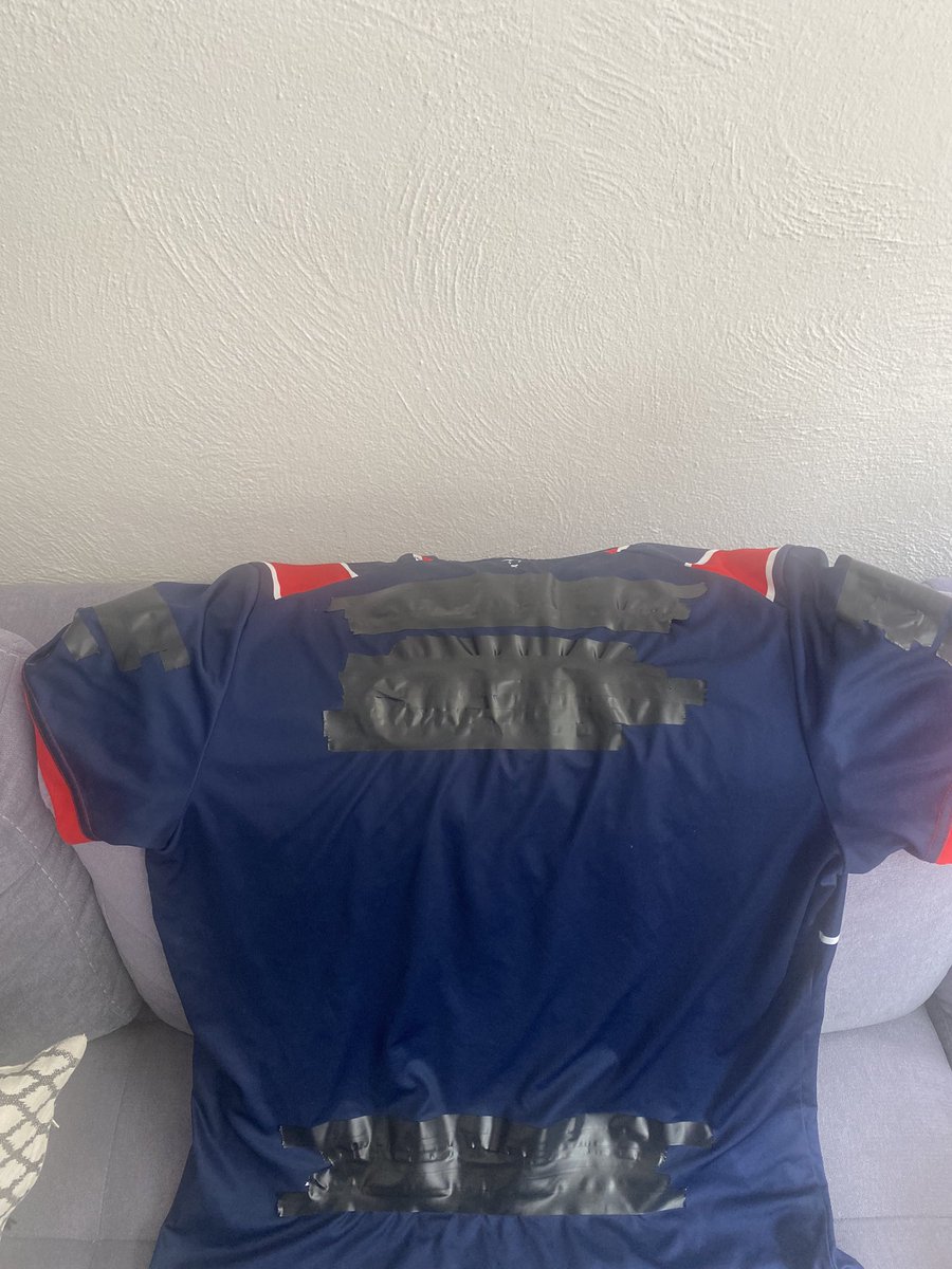AngelElChivo_'s tweet photo. Yo ya con mi Jersey Listo! #Chivas #SinoinviertenNoinvierto https://t.co/hZPirQpYAh