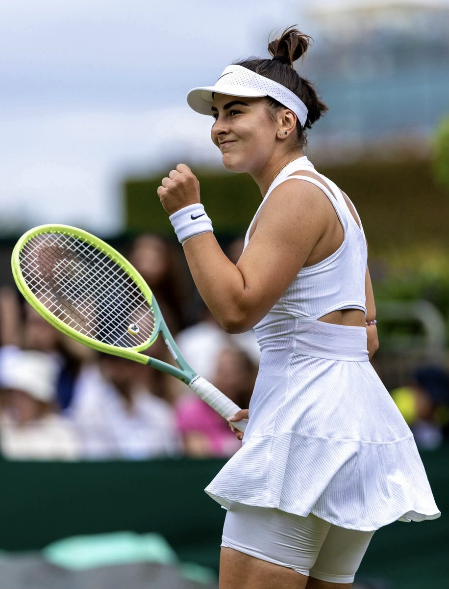 Bandreescu_'s tweet photo. rd 3 haideeee💃🏻🌱🤍 @Wimbledon https://t.co/tVNRcyk49r