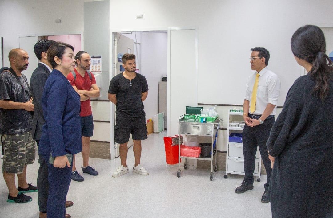 ColorectalCare's tweet photo. A hospital tour visit with our Jordanian Friends and Influencers 😃 https://t.co/GirqAVNC0I