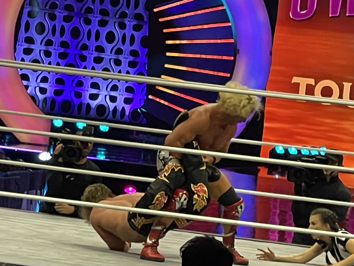SmarkingDown's tweet photo. Hangman is NOT over in #Chicago #BooBirds #AEWDynamite #AEWBeachBreak https://t.co/4CvP4o0ST6