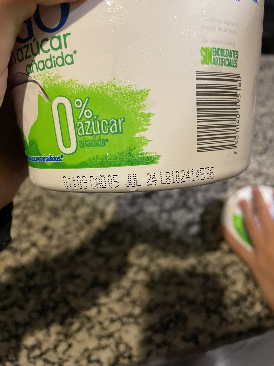 AleCastillo9's tweet photo. @SigmaAlimentos compré un yogurt y viene con hongo. https://t.co/pJxM0TgEG8