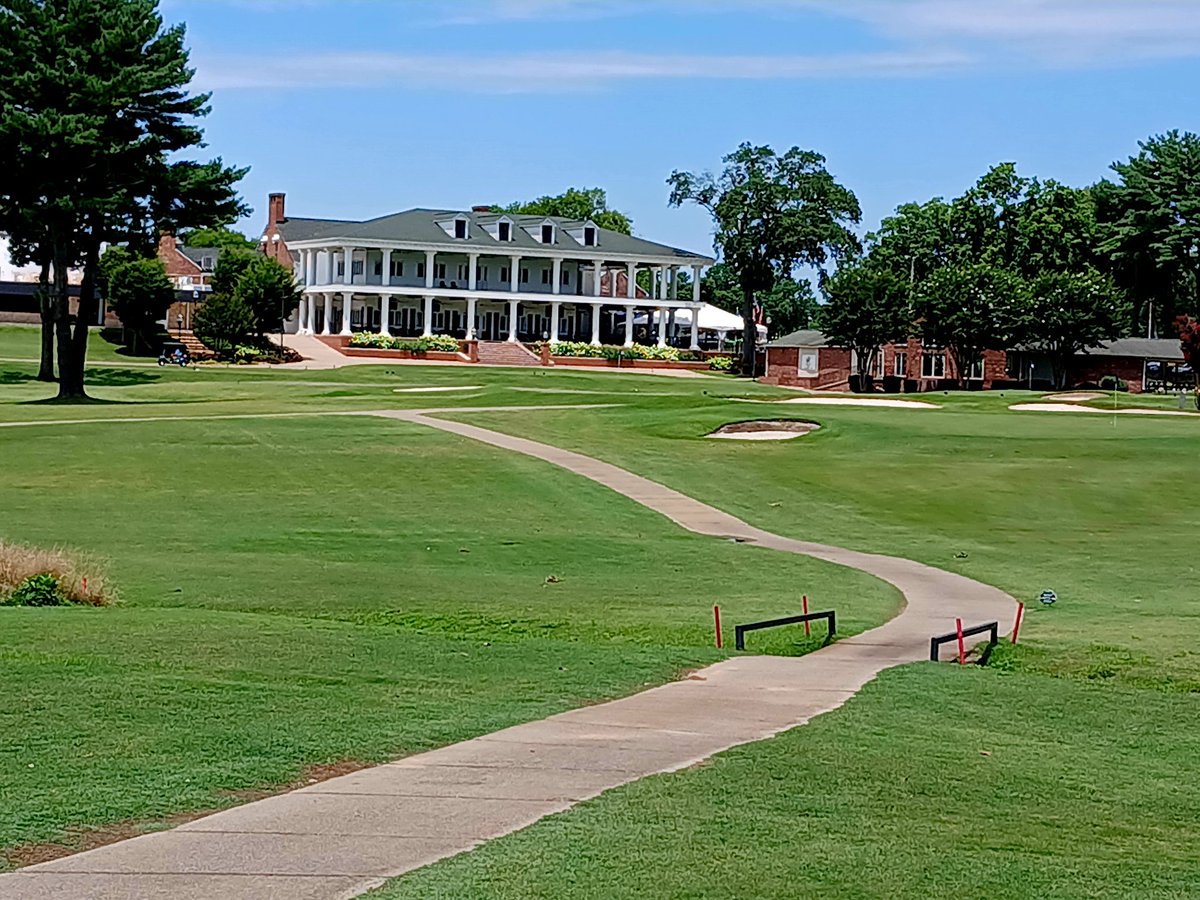 MusicCityTR's tweet photo. #WednesdayFunday with my guys @TimNicholsMusic @kentlmitch615 @OldHickoryGolf #PinHighTim #NotSoHot #FridayTim see you Sunday Boys! https://t.co/RP4F2B6bEC