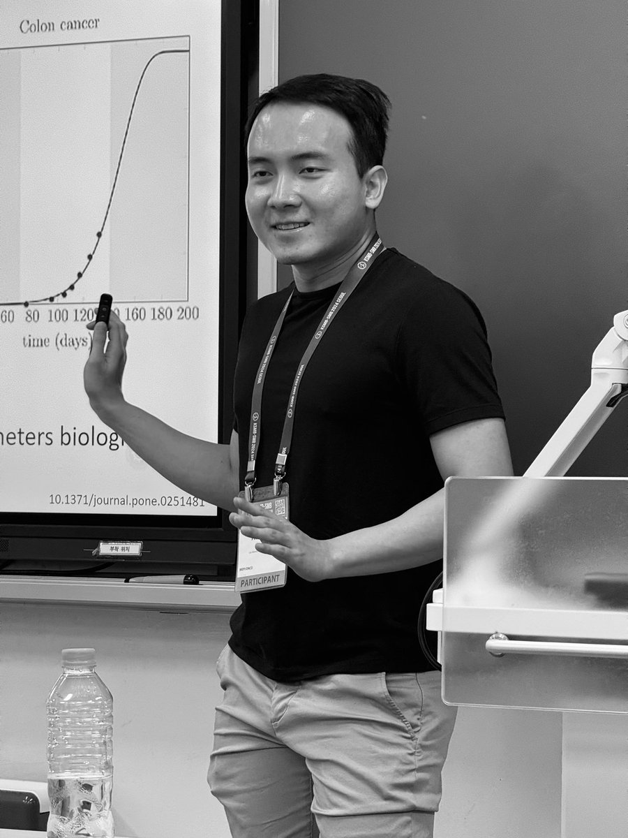 ara_anderson's tweet image. Next up is Tin Phan presenting, Development of a mathematical model for prostate cancer under androgen suppression therapy #SMB2024 #KSMB