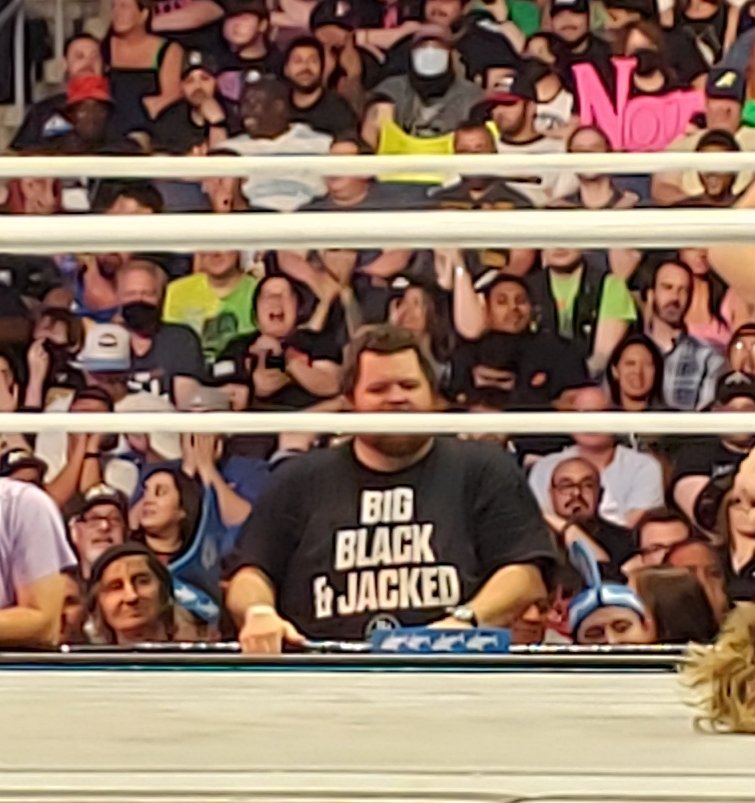 Jovi96salgado's tweet photo. Only in Wrestling shows ๐คฃ๐คฃ๐คฃ #professionalwrestling #womenwrestling #womensevolution #indiewrestling #independentwrestling #indywrestling #wrestling #chicagowrestling #prowrestling https://t.co/yNzZLOPQDD