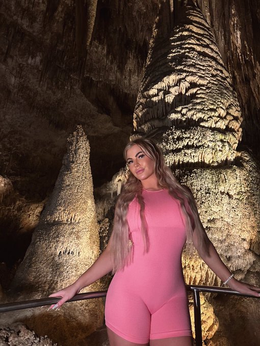 I enjoy long, romantic hikes through 250 million year old deep dark caves 🦇 https://t.co/zeZroY7vdT