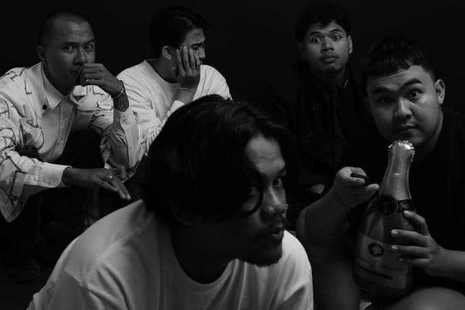 Podcast ngebahas musik oleh tweet media