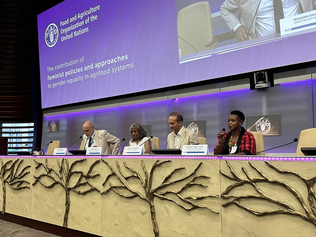 Clara Mi Young Park tweet media