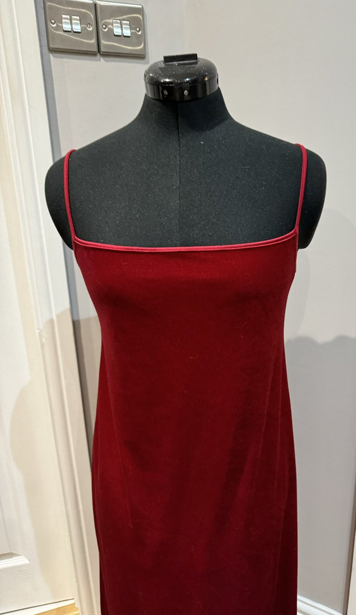 DawnDancingDawn's tweet photo. @Topshop found vintage dress in my wardrobe from approximately 1988 still looking fabulous ❤️ https://t.co/KCxlDgtD4s