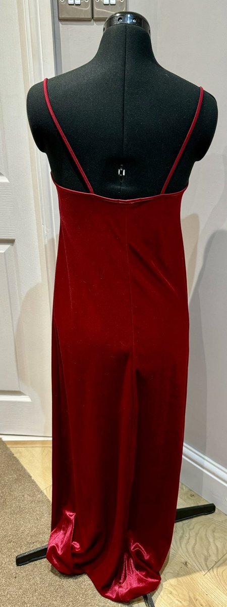 DawnDancingDawn's tweet photo. @Topshop found vintage dress in my wardrobe from approximately 1988 still looking fabulous ❤️ https://t.co/KCxlDgtD4s