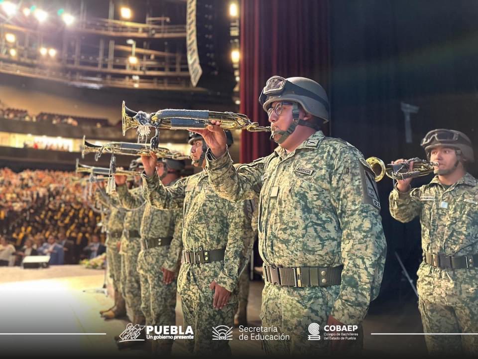 cobaep's tweet photo. ¡Felicidades Generación 2021 - 2024 del Plantel 1, San Francisco Totimehuacánn! 

Hoy culminan una etapa llena de esfuerzo y dedicación. 

Su pasión y perseverancia nos inspiran a seguir adelante. ¡El futuro es suyo! 🌟

 #OrgulloCOBAEP #NuevosHorizontes https://t.co/I2CZiqflWn
