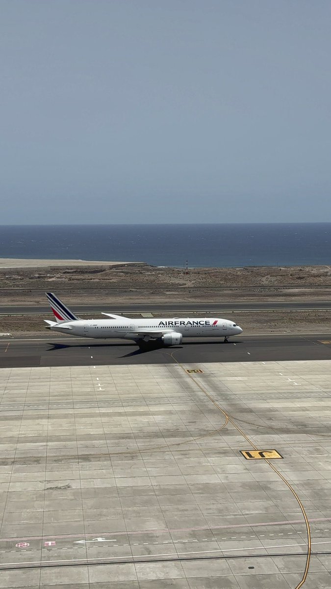 CarluchiDas's tweet photo. @airfrance #airbusA350_941 #airfrace 🇨🇴@BOG_ELDORADO https://t.co/v8c2hfSqY5