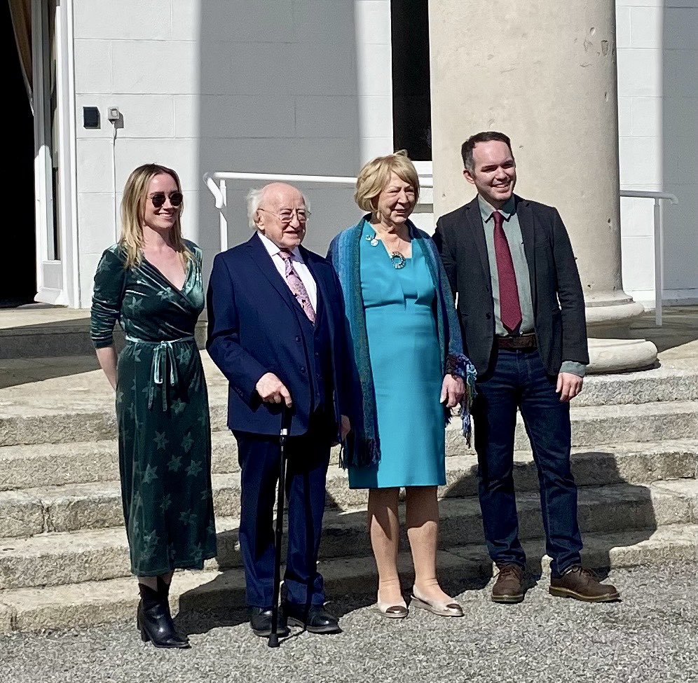 StevoBerube's tweet photo. … so @Ham_Sandwich introducing their newest band members; welcome aboard folks!🏛️🤘🤘🤘🇮🇪
#ÁrasAnUachtaráin #MichaelD https://t.co/w1cKvTM41A