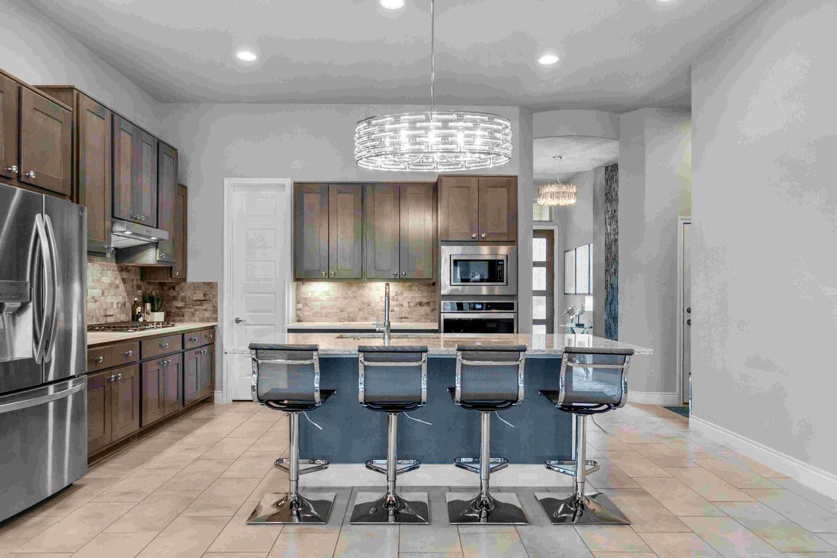caslr_inc's tweet photo. Full Kitchen Remodel 🌟
Visit our website for a quote. @ 
https://t.co/p5Dybc1u2M 
#newcabinets #countertops #backsplash #kitchenisland https://t.co/9vExO7HEx5