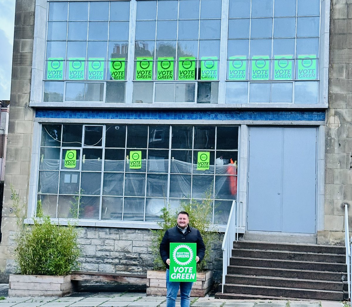 RyanBlackadder's tweet photo. Howโs this for #greenwindaes ๐
(or #greenwindows for the posh voters ๐ช) https://t.co/QIOgJTo9GY