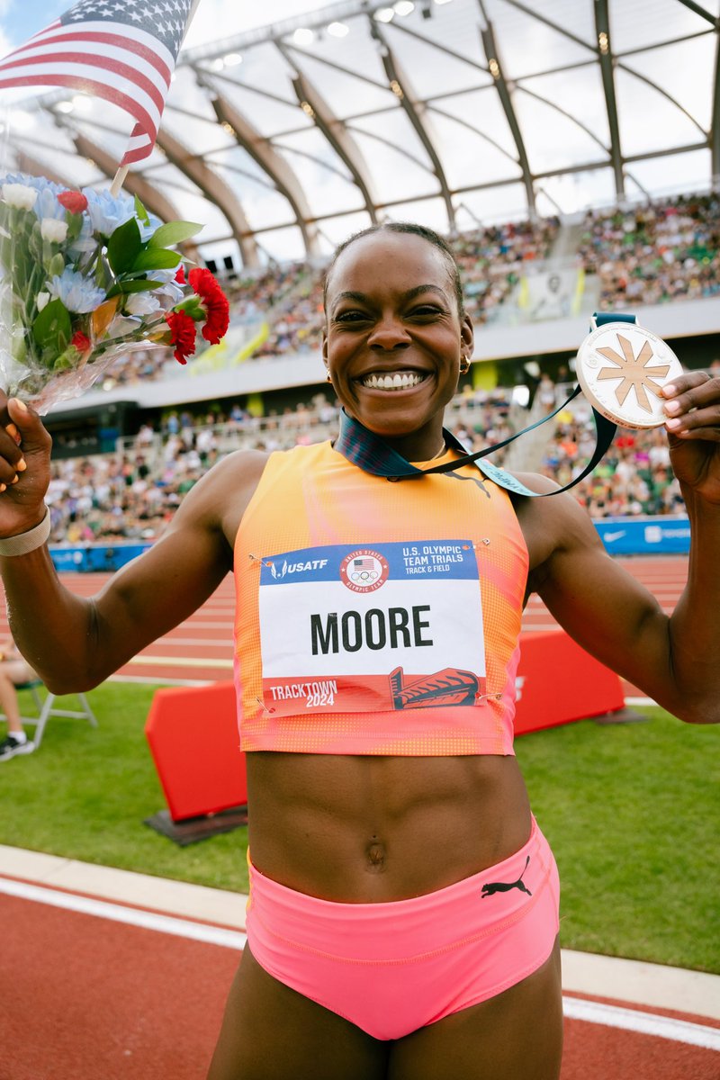 Jasmine Moore tweet media