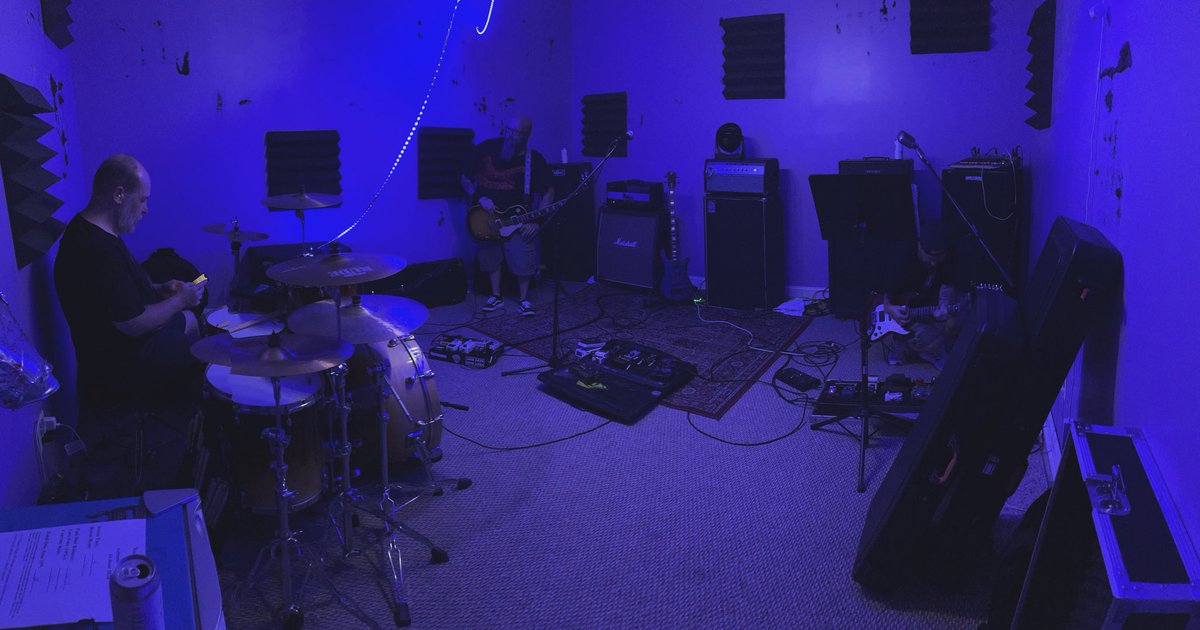 GurthwormNC's tweet photo. Getting ready for Asheville. No better way to wrap up your holiday weekend than with some big ol’ worm. See you at 27 Club this Sunday. https://t.co/Lun4PNQuqQ