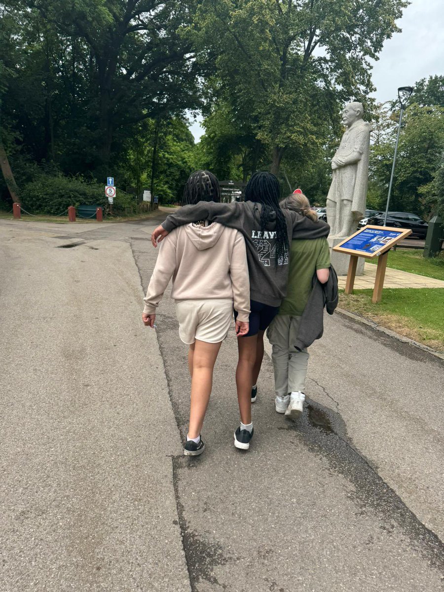 MBPSYear6 tweet media