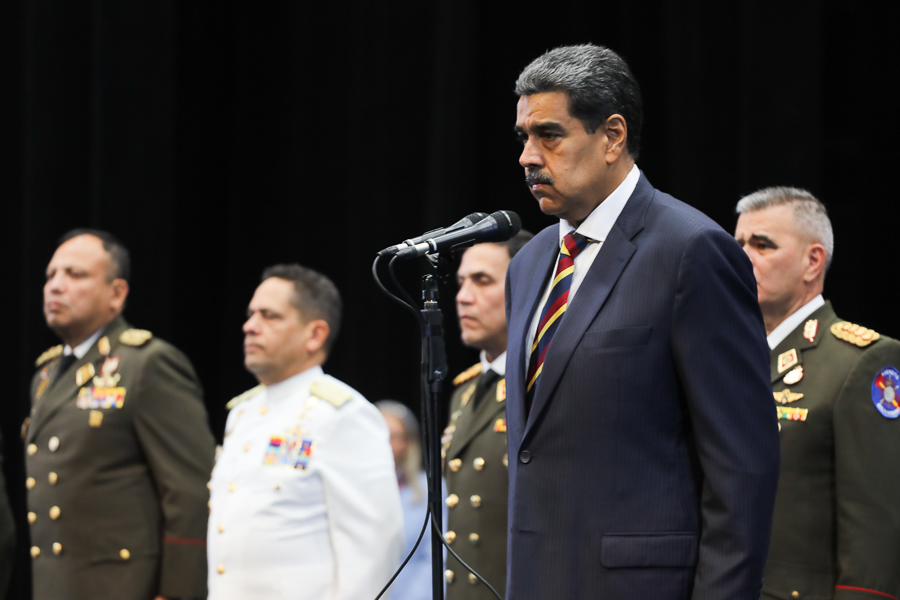 PresidencialVen's tweet photo. #DeInterés📰 | A 467 profesionales de la Casa Militar y 47 profesionales de la DGCIM, el presidente @NicolasMaduro felicitó y dijo que son los valientes patriotas y profesionales del honor, “quienes el día de hoy, de manera muy merecida, ascienden al grado inmediato superior, fortaleciendo su compromiso, su moral y una carrera militar que en Venezuela es honor y es gloria, porque es la Venezuela de Bolívar. ¡Los felicito a ustedes y a sus familiares!”.