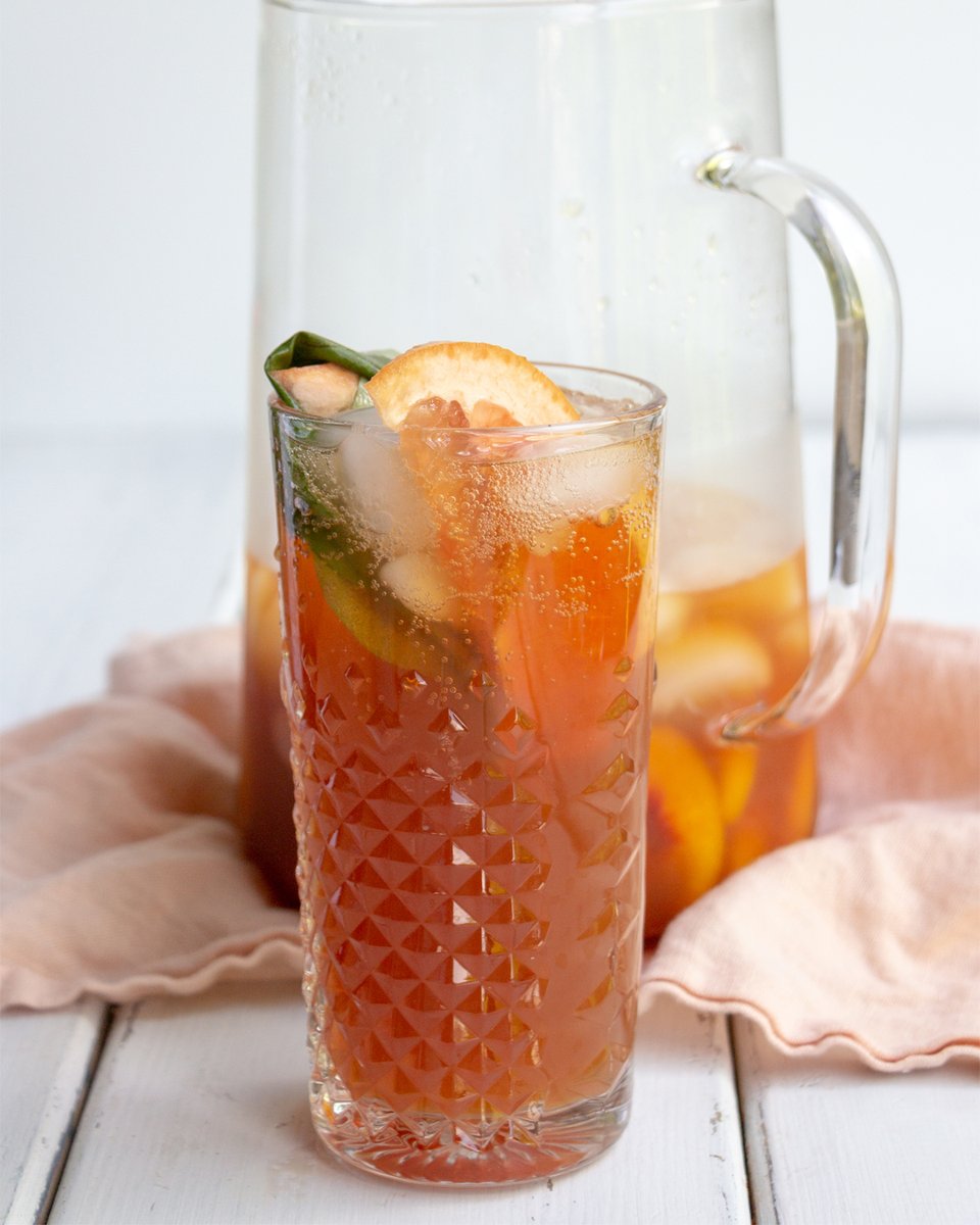 CapressoTweets's tweet image. 🍑 You'll be sippin' on sunshine with this refreshing iced tea spritzer! 

With the Capresso Iced Tea Marker, you'll need frozen peaches, tangy grapefruit and peach tea. Top it off with fizzy club soda.

capressoblog.com/2019/06/28/ice…