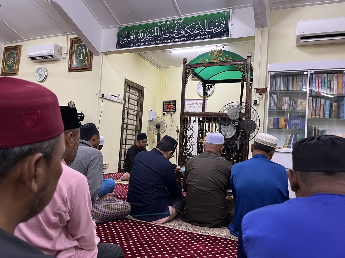 Habshi_JB's tweet photo. #SemarakSubuh.
Salam subuh & salam 2️⃣7️⃣Zulhijjah 1️⃣4️⃣4️⃣5️⃣H.
📜Tazkirah hadis
❇️Larangan Membuat Tuduhan Buruk❇️
Daripada Abu Zar RA bahawa dia mendengar Nabi SAW bersabda: "Tidaklah seseorang melempar tuduhan kepada orang lain dengan kefasikan, dan tidak pula- https://t.co/iRImHsLvjh