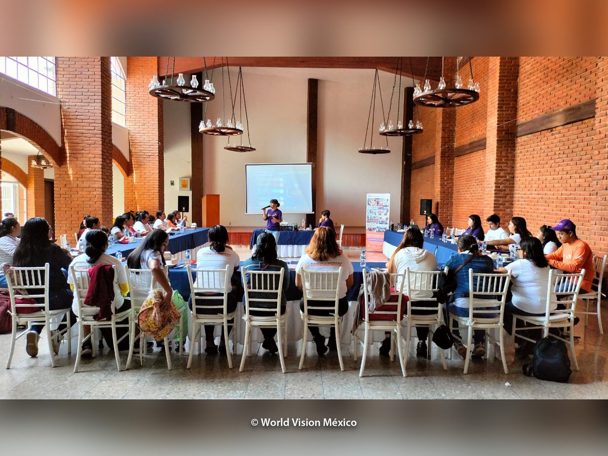 CDE_WorldVision's tweet photo. Se llevó a cabo el intercambio de experiencias entre los Comités para la Protección de la Niñez y la Familia de las comunidades de Tezonapa y Zongolica. Donde conocieron cómo han implementado sus planes de acción, qué desafíos se han encontrado y a qué soluciones llegaron. 🙌👦👧 https://t.co/7X70EksJoA