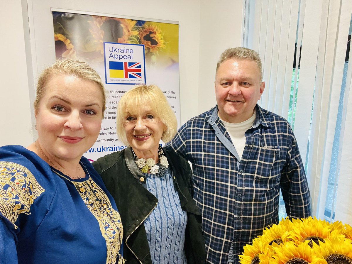 UkraineAppeal22's tweet photo. Delightful visit from the Chair of Association of Ukrainians in Great Britain (AUGB) Petro Rewko, who came to Milton Keynes to support the upcoming joint project by two charities🫶🏻
More than 30 Ukrainian &amp; British artists will present works in framework of HOD @heritageopenday https://t.co/g9lEcAvO0Q