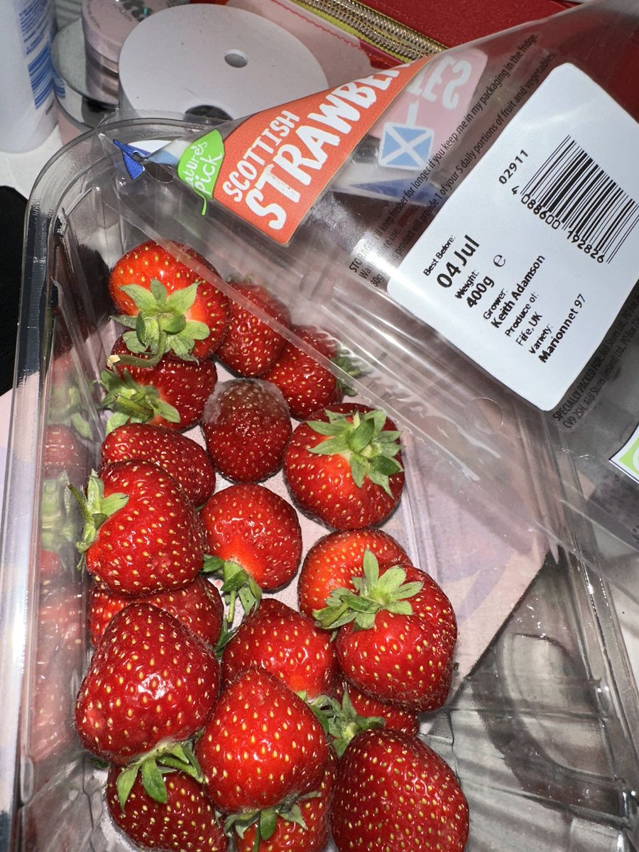BoydChontelle's tweet photo. Thanks for the mould on the strawberries I got today @AldiUK https://t.co/5EgXLJVBLO