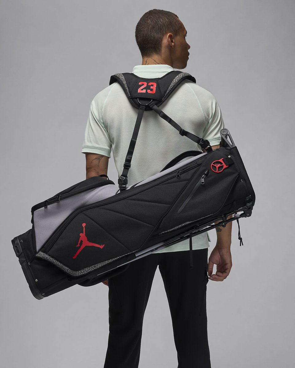 SOLELINKS's tweet photo. Ad: NEW Jordan Fadeaway 6-Way Golf Bag ‘Black’ on Nike US => https://t.co/xGmRtNTz7f https://t.co/CNHBLnZl3i
