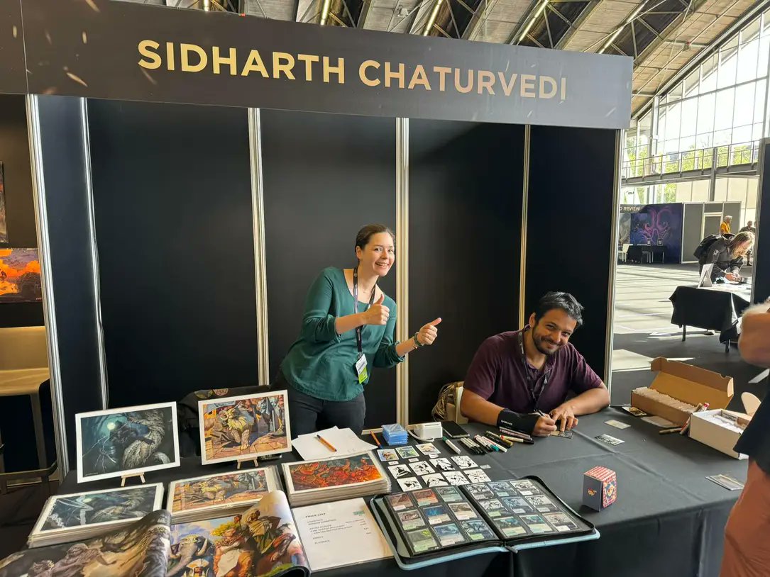 schaturvedi's tweet image. MagicCon Amsterdam was a big success and a lot of fun. Can't make it to Vegas, but I've definitely gotta show at a future one.
Pictured: me signing Dauthi Voidwalkers for 3 days, wife who made sure the booth actually ran.
Yeah I know I need a banner next time.