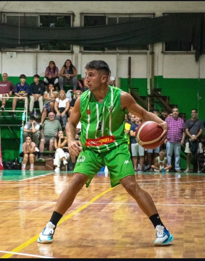 jugaenprimeraok's tweet photo. Hablamos con @ValenLofrano1 jugador de @ClubKimberleyOK luego de consagrarse campeón del Super 4 https://t.co/A8SEQrJ3JY