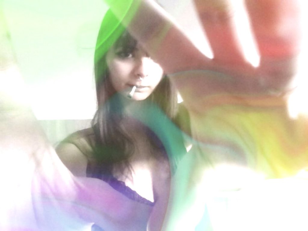girl12056's tweet photo. pink floyds earlier photoshoots ass picture #webcamtoy https://t.co/77CZ5PKAfG