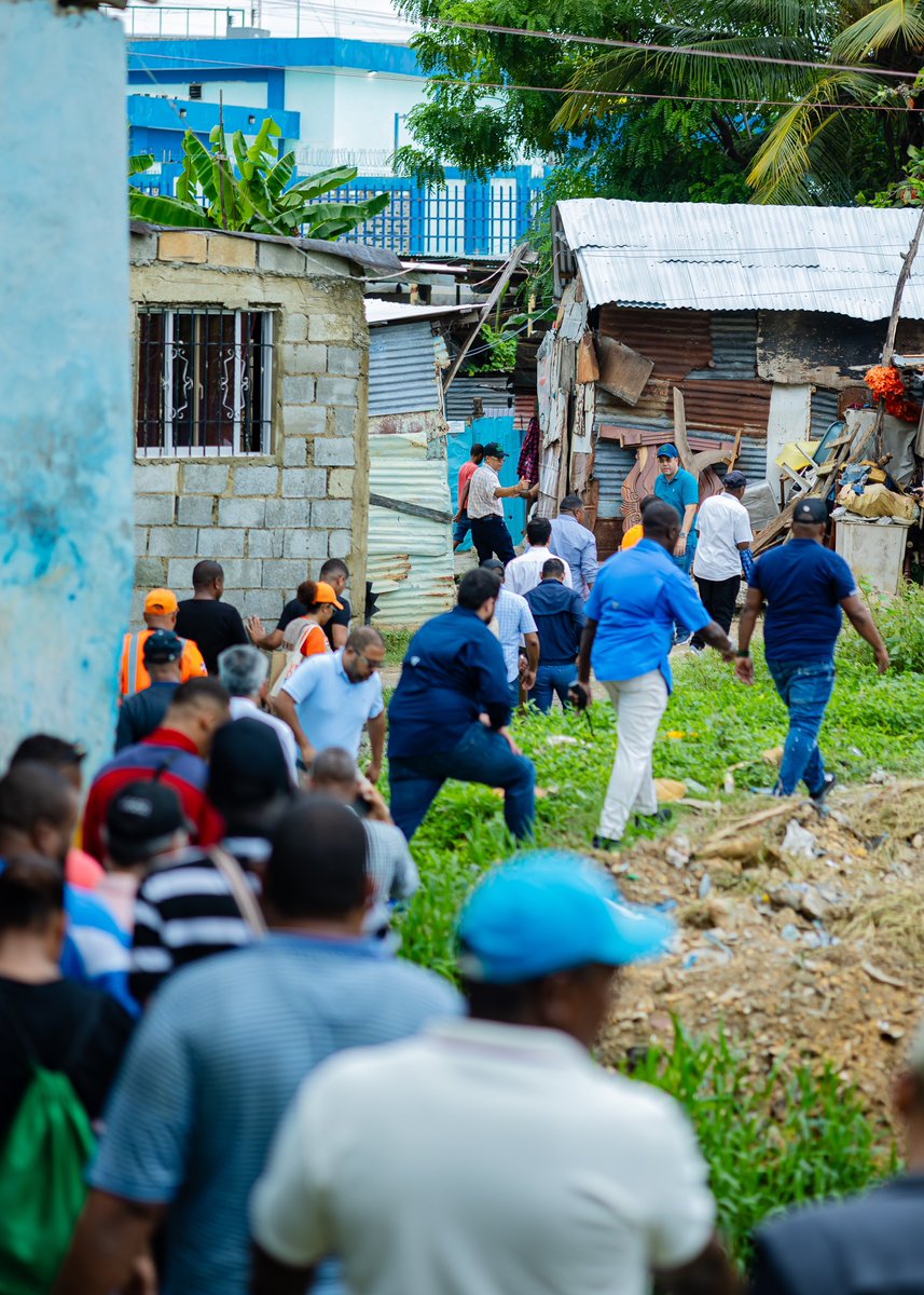OmarLFernandez's tweet image. Ha pasado el huracán #Beryl, pero dejó algunas secuelas en el Distrito Nacional. Dando la cara a los capitaleños y haciendo lo que me toca.

Se anuncia la posible llegada de una onda tropical el día de mañana. Coordinando desde ya con miembros de la @DefensaCivilRD y nuestros…