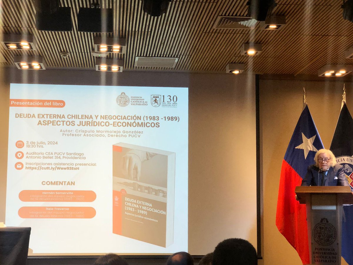 En este momento se realiza en PUCV Santiago la presentación del libro “Deuda Externa (1983-1989) Aspectos Jurídicos y Económicos” del académico de la Escuela de Derecho Críspulo Marmolejo.

En la instancia se encuentra Hernán Somerville e Italo Traverso.