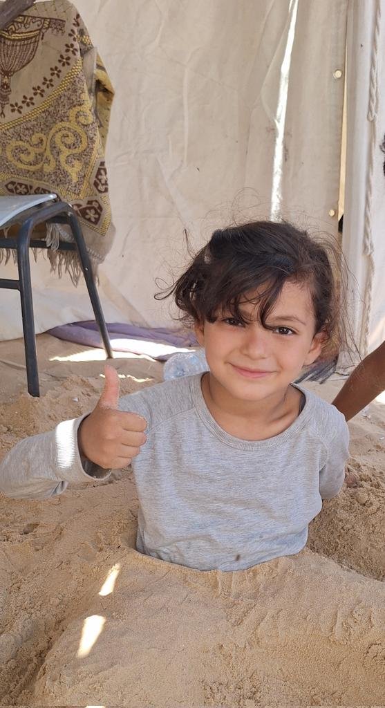 plazynoodles's tweet photo. misk is so young and she doesnt know how to cope with the world around her so she replicates what she sees with her doll, treats her as an amputee that she binds, and now she doesnt even have her toys anymore 

🇵🇸 https://t.co/A12bwT3GLB https://t.co/QigeJX9vOe