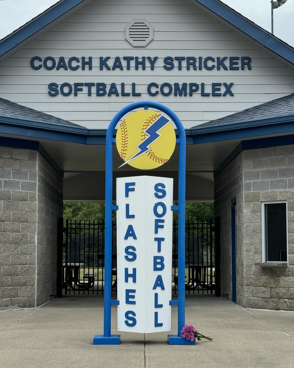 fcflashes_sb's tweet photo. The FC Softball Family lost a legend yesterday. 💙🥎⚡️#StrickSpiritLivesOn #WeAreFlashes https://t.co/ivQT60TXW4