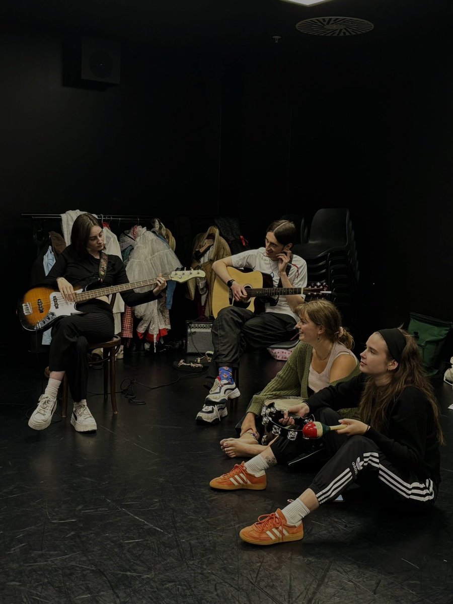 Italia Conti 2nd Year’s “Alice” tweet media