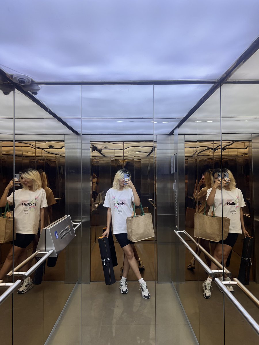 Өглөөний мэнд ⛅️
Хогийн бодлуудаас салахын тулд өглөөдөө медитаци хийчихэд зүгээр 🥰