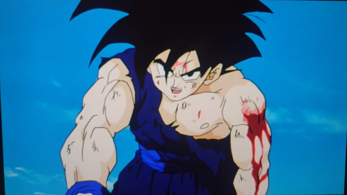 fabricitus's tweet photo. @im_Shin016 @kamisamaexp sabe que eu revi a saga do cell semana passada e reparei o seguinte: tem cenas que ele é colorido em azul e outras em roxo. https://t.co/cgyotWMDU6