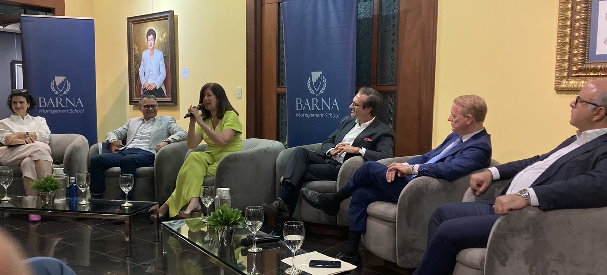 “Cuando al arte te interpela tiene una fuerza transformadora” Prof Lucía Pérez “Skills &amp; Arts” metodología innovadora para la el desarrollo de competencias directivas <a href="/BarnaManagement/">Barna Management School</a>