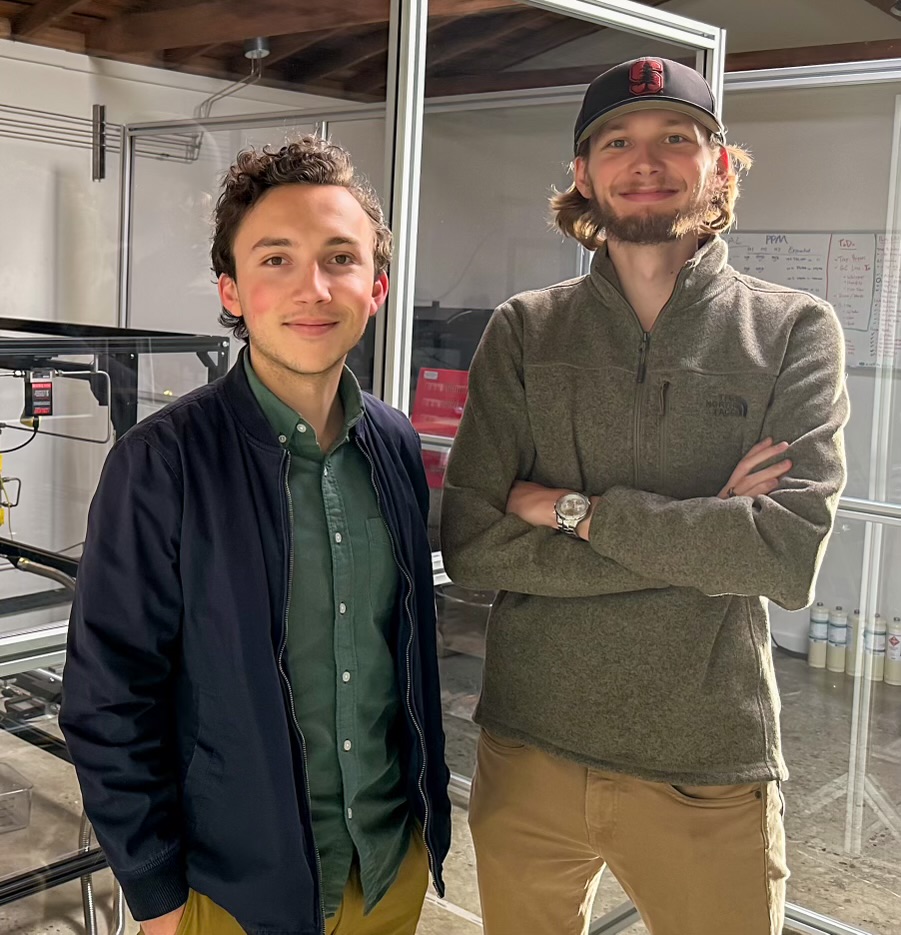 climatecap's tweet photo. 🎙 Check out the latest episode of the #CCPod, featuring an insightful conversation between host @jorisvanmens and guests @HalenMattison, CEO and Co-founder, and Luke Neise, Co-founder of @gengalactic. Join them as they discuss their groundbreaking technology that transforms CO2 into clean fuels. Listen here ➡ https://t.co/3pDPgOV7gc