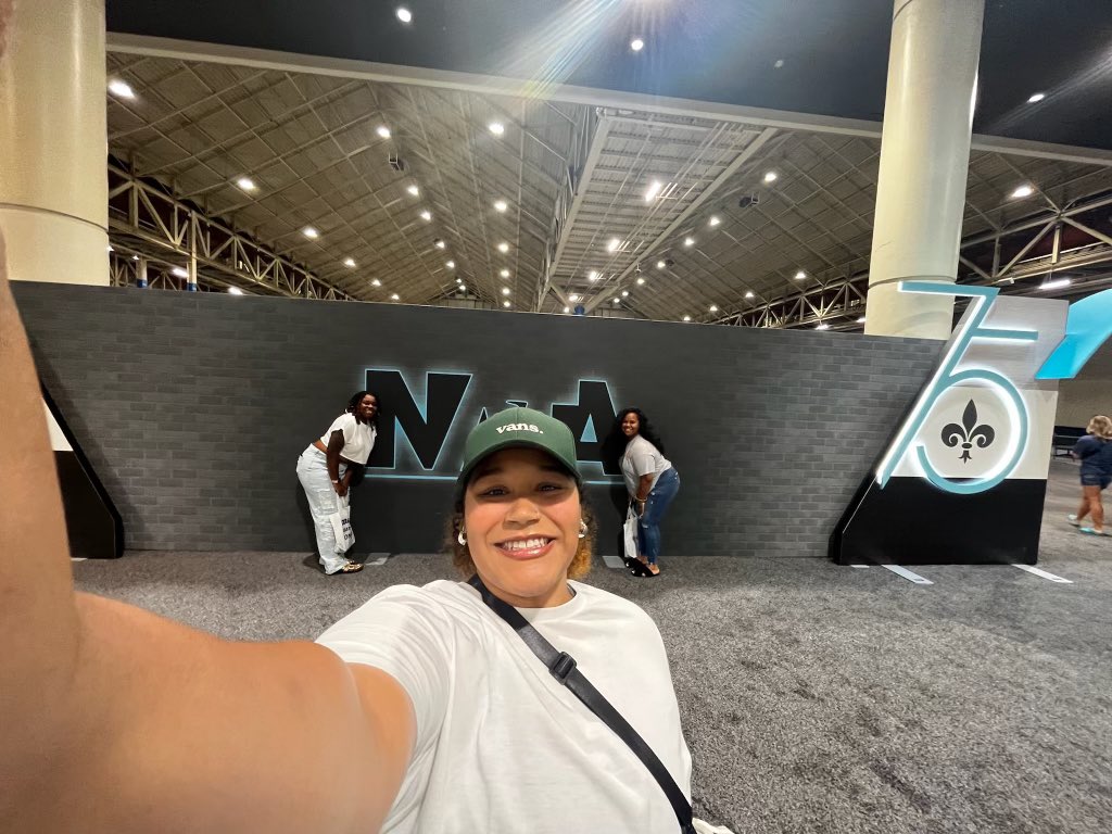 uh_mat's tweet photo. Our 2nd year MAT students attended NATA ( National Athletic Trainers Association) this past week in New Orleans, LA and all had an amazing time!  They all gained incredible experiences at the event and as a cohort. One step closer to becoming amazing Athletic Trainers! https://t.co/IQlBXmx537